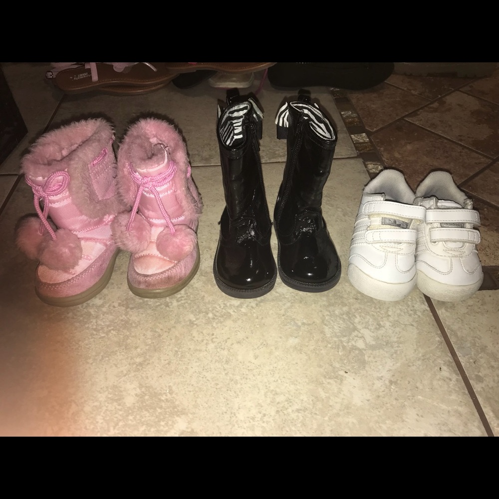 2 pairs of toddler shoes